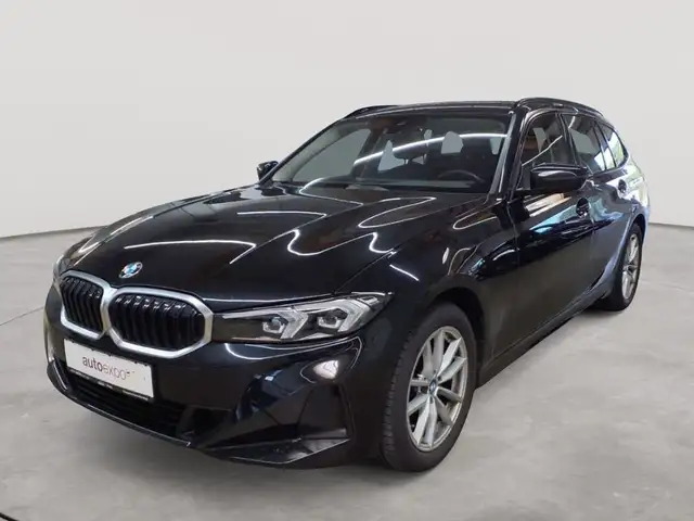BMW 3 Series view 2