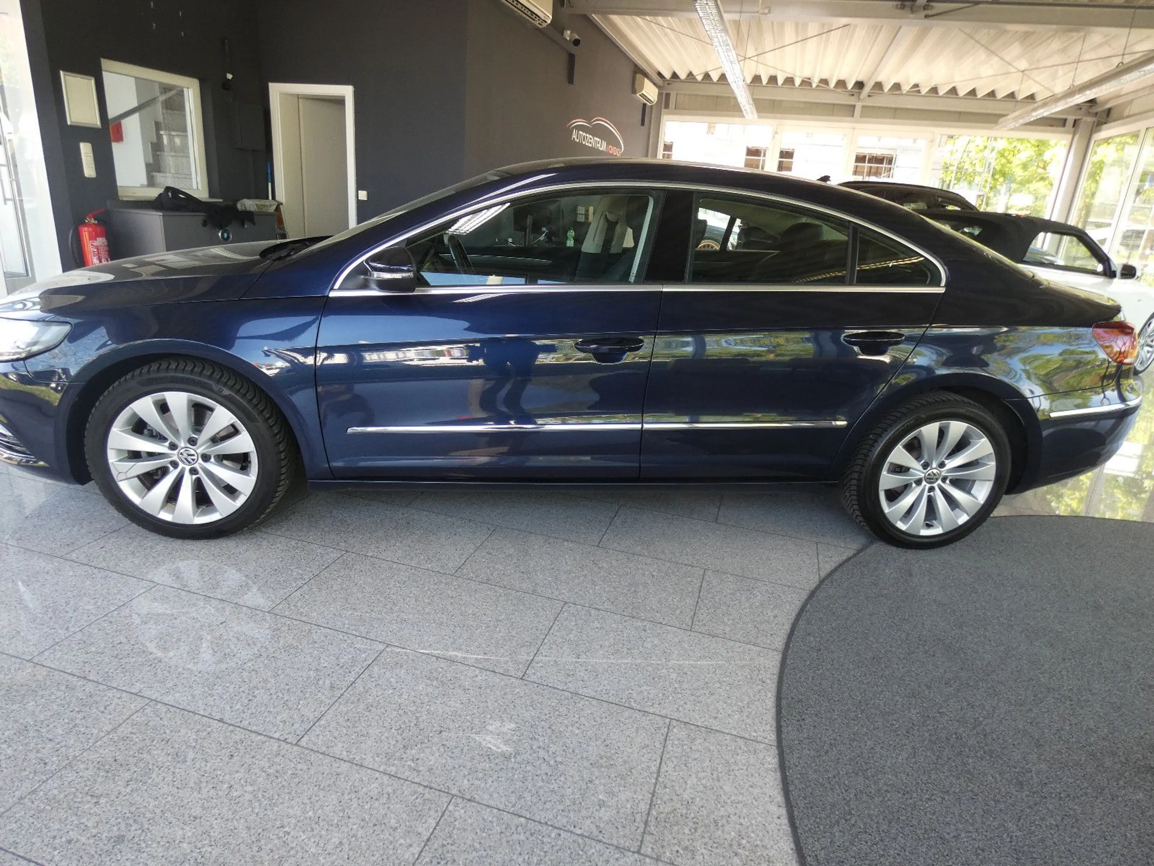 Volkswagen CC Basis — photo 4