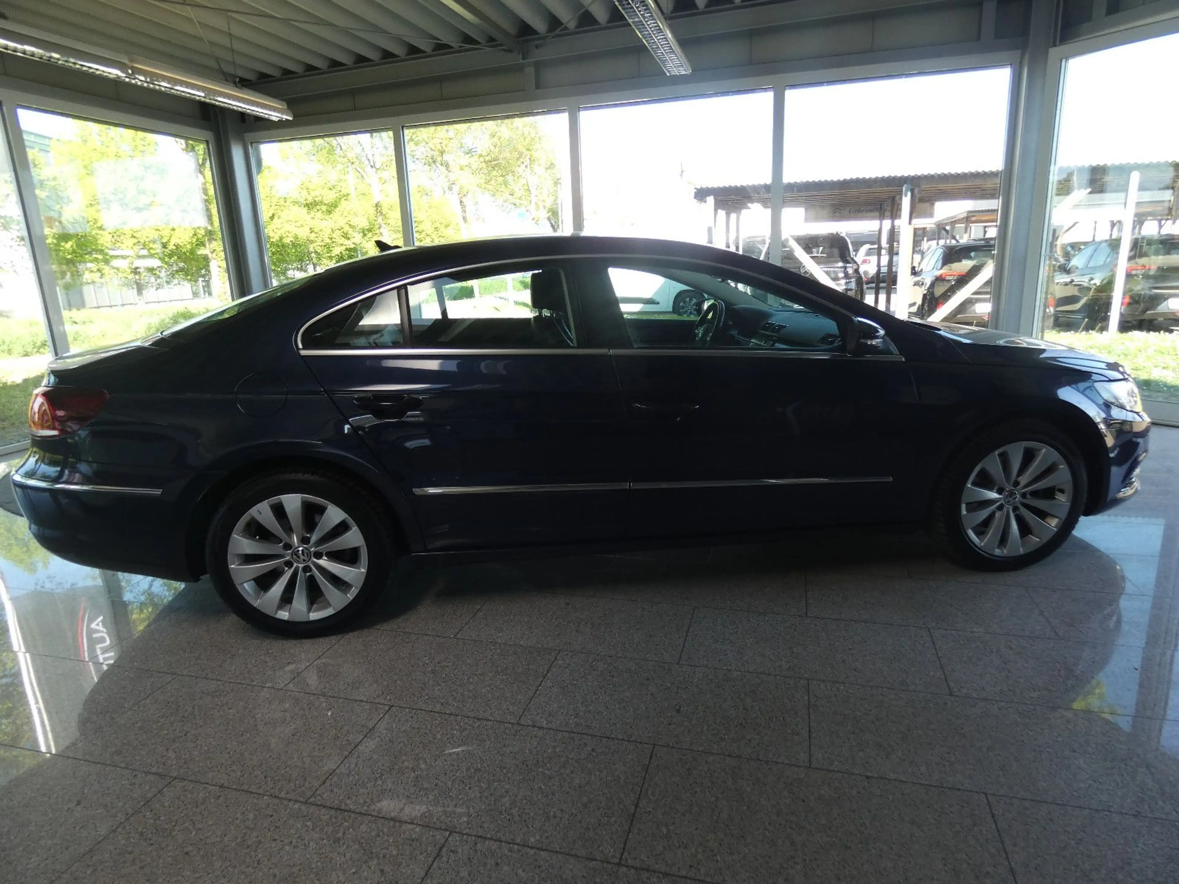 Volkswagen CC Basis — photo 8