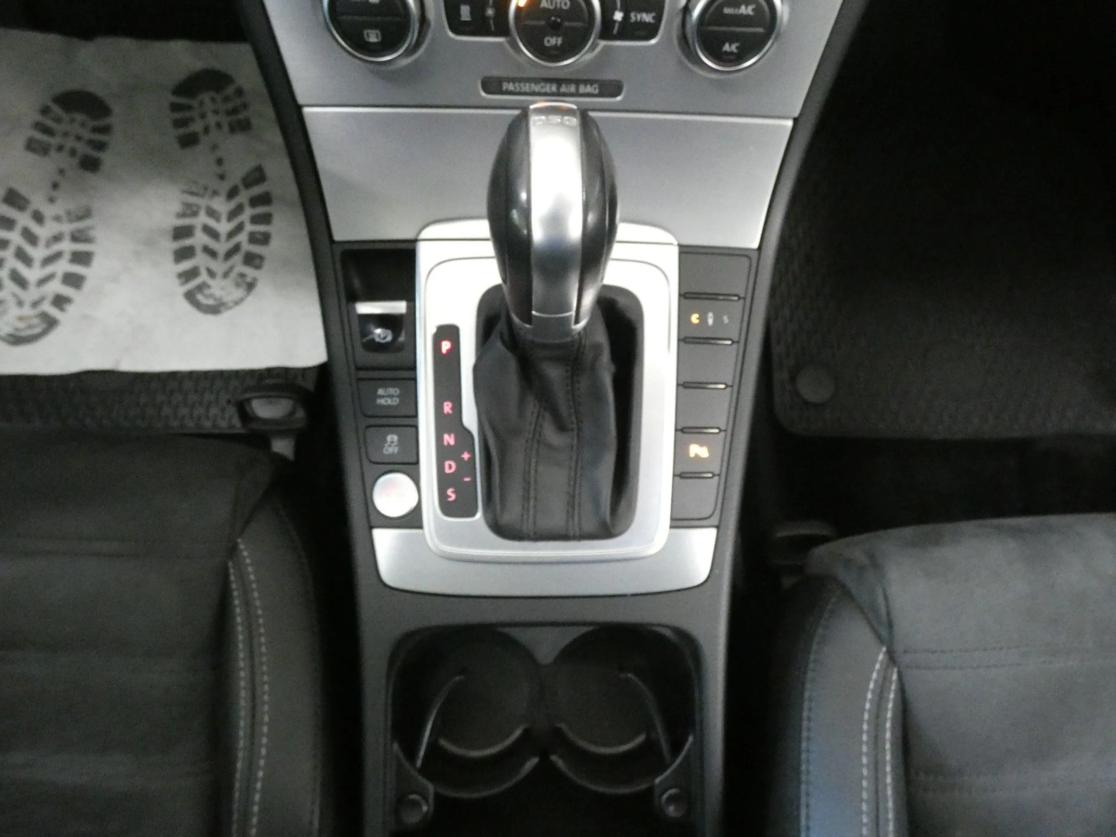 Volkswagen CC Basis — photo 16