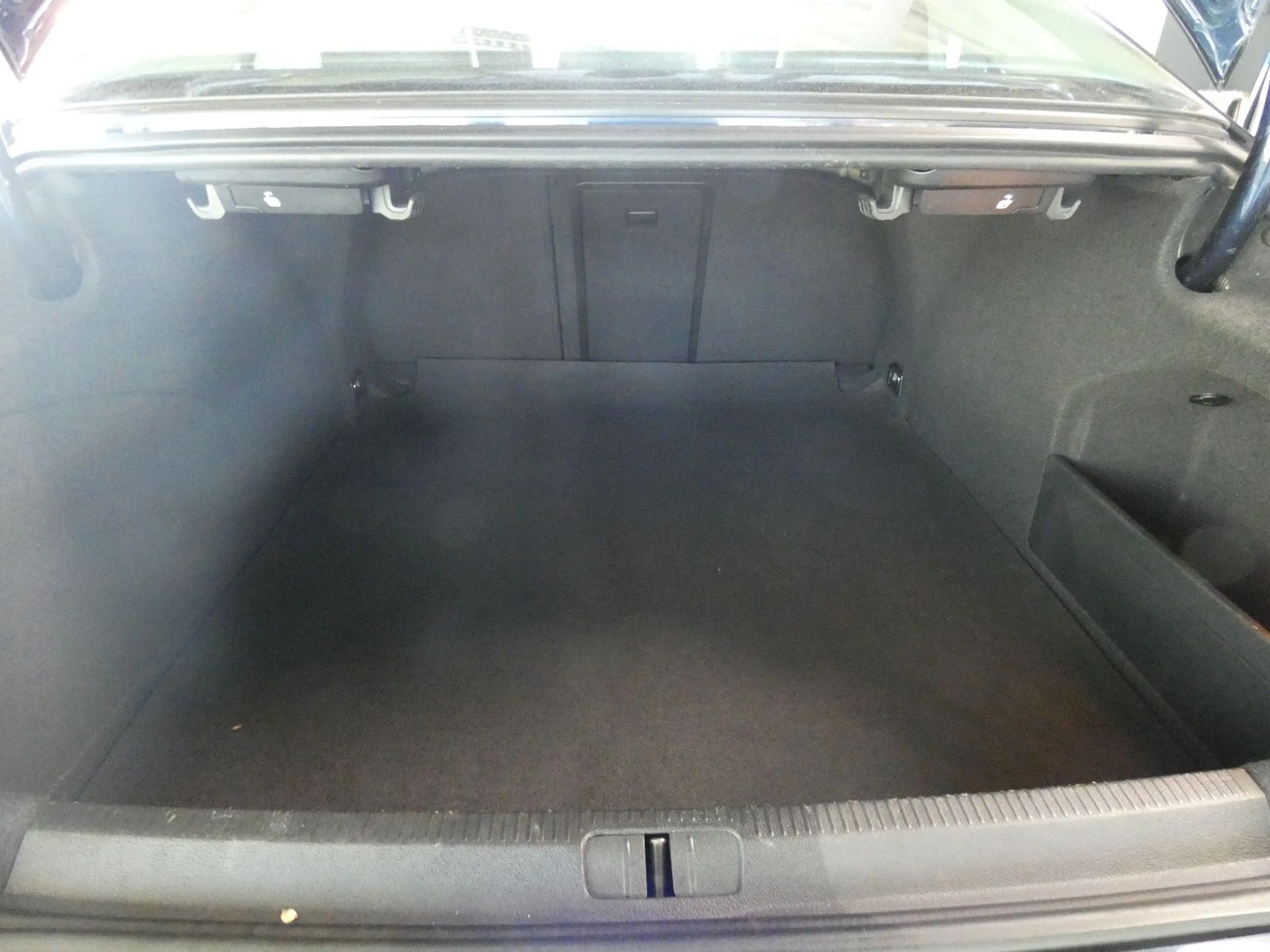 Volkswagen CC Basis — photo 9