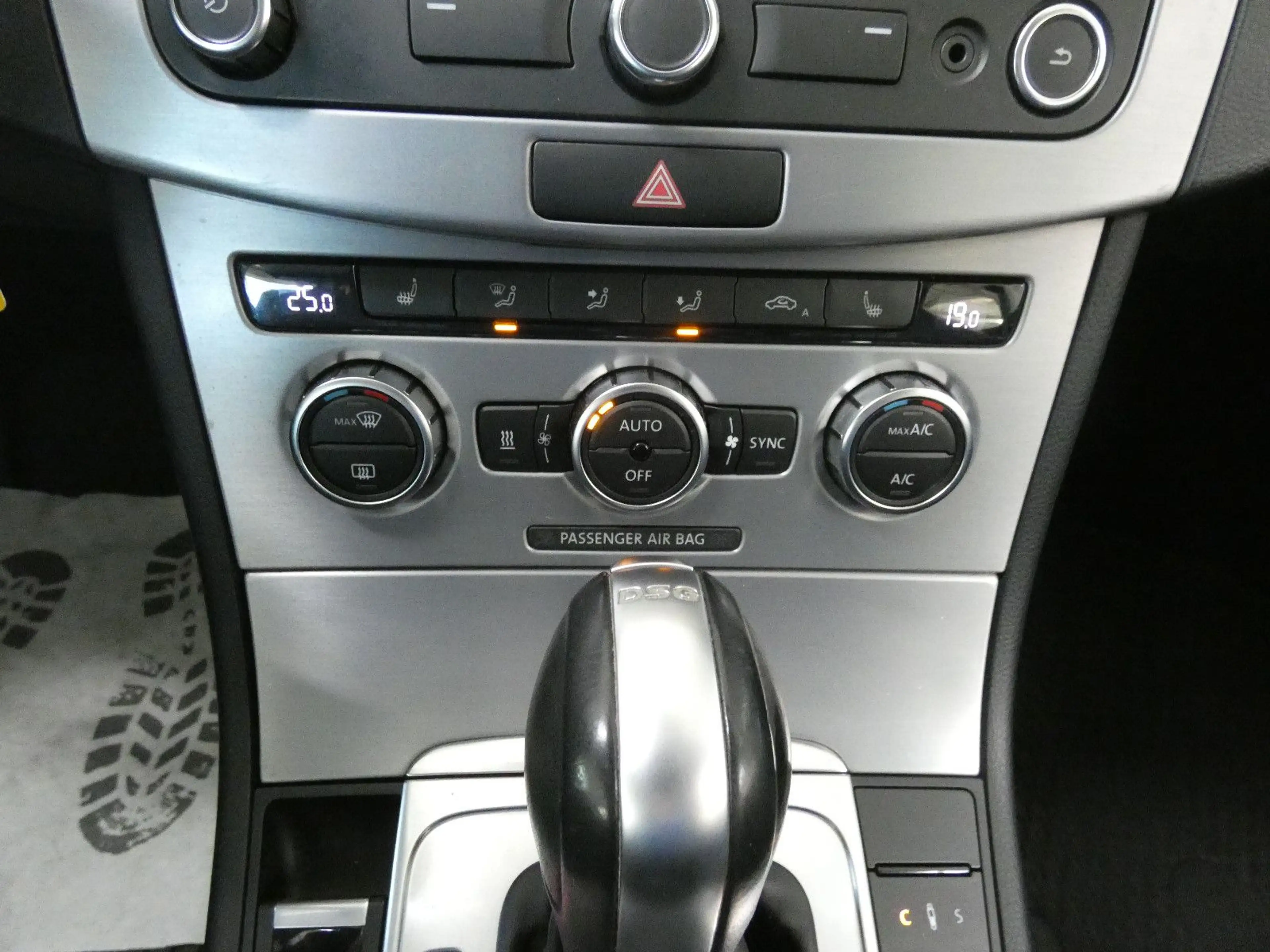 Volkswagen CC Basis — photo 15