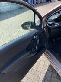 Bild 8 Peugeot 208 Allure