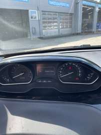 Bild 16 Peugeot 208 Allure