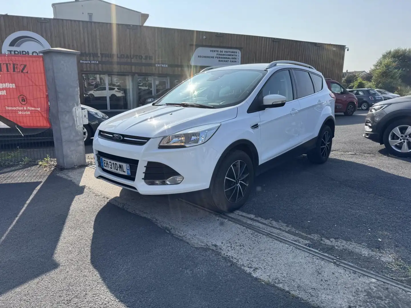 Ford Kuga 2.0 TDCi - 150 4x2 Trend clim + attelage Blanc - 1