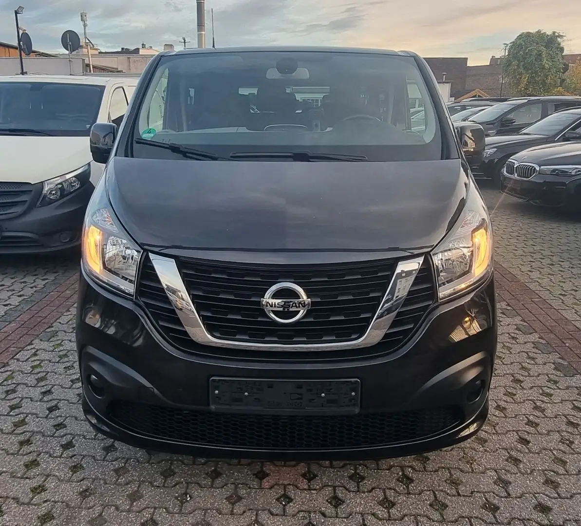 Nissan NV300 Kombi L2H1 2,9t PREMIUM-9SITZ-GARANTIE- Schwarz - 2