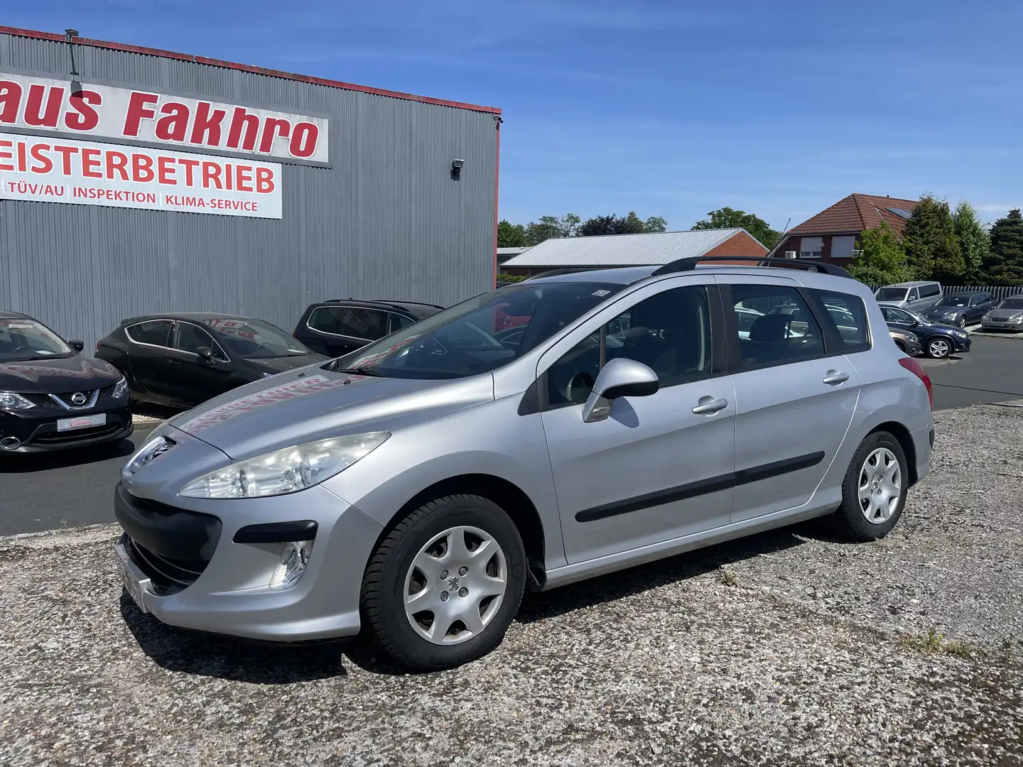 Peugeot 308 Tendance 1.6 Kombi *1 Vorbesitzer* Grijs - 1