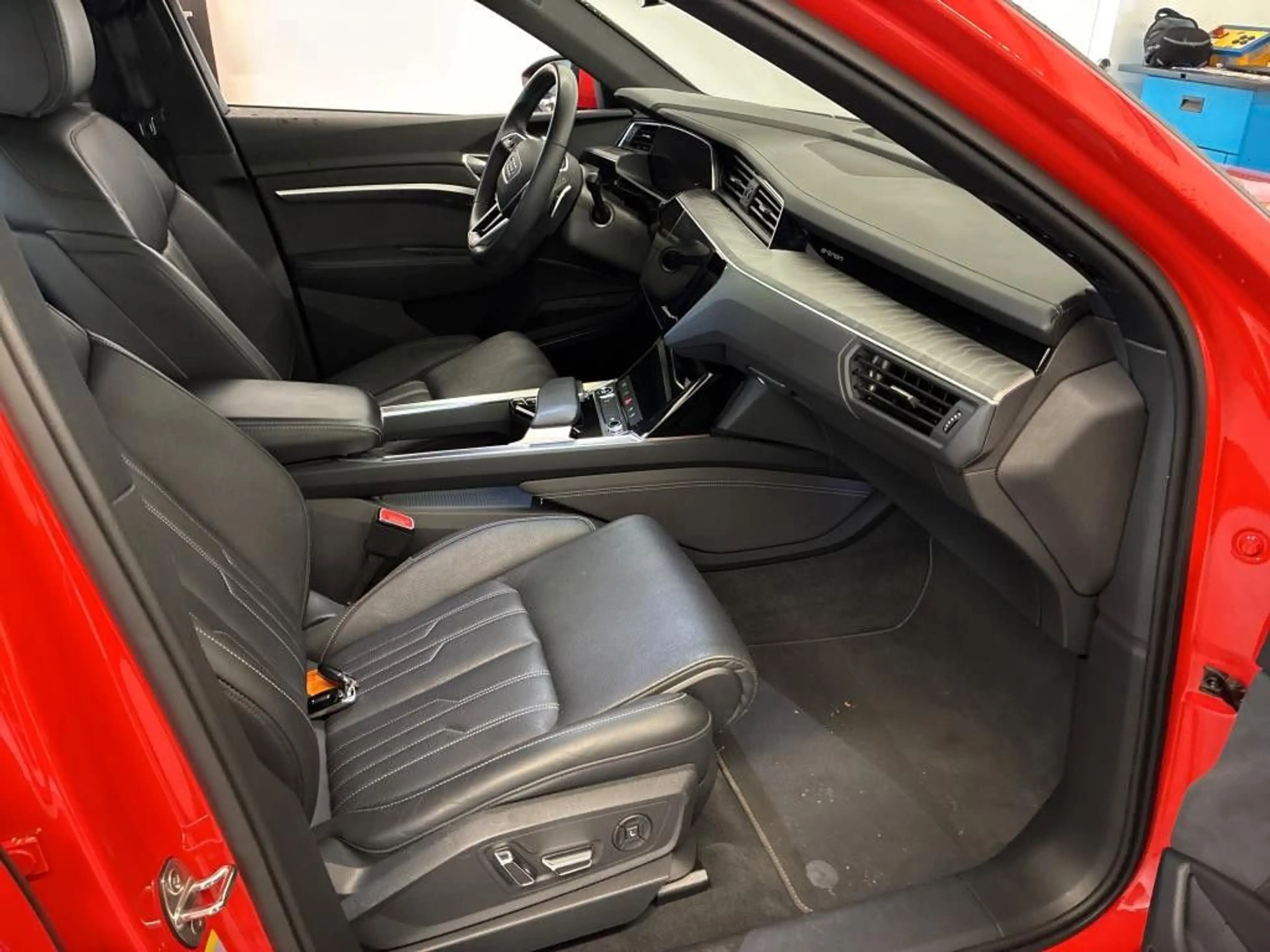 Audi e-tron 55 quattro advanced*PANO*AHK*MASSAGE* — photo 6