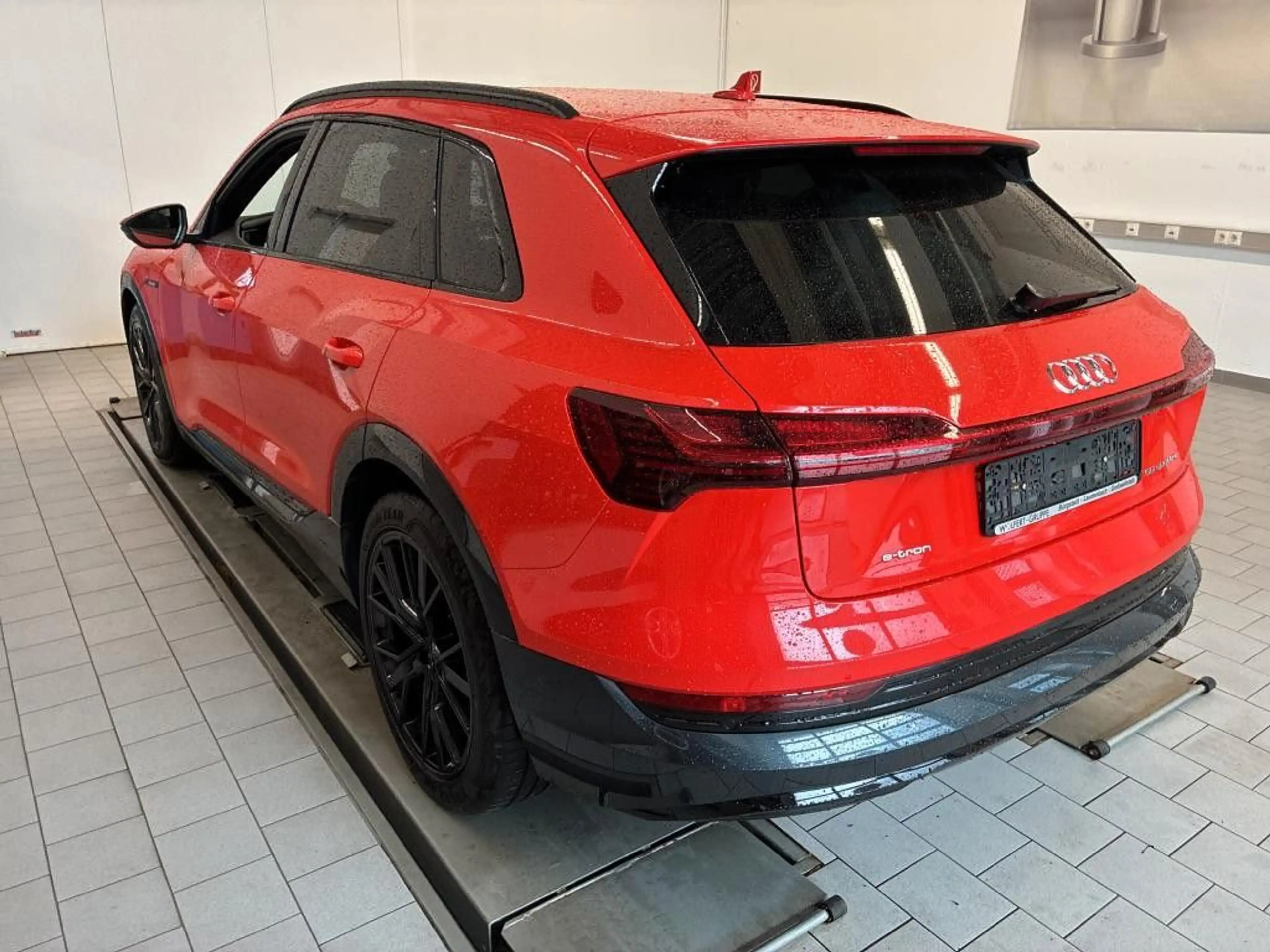 Audi e-tron 55 quattro advanced*PANO*AHK*MASSAGE* — photo 4