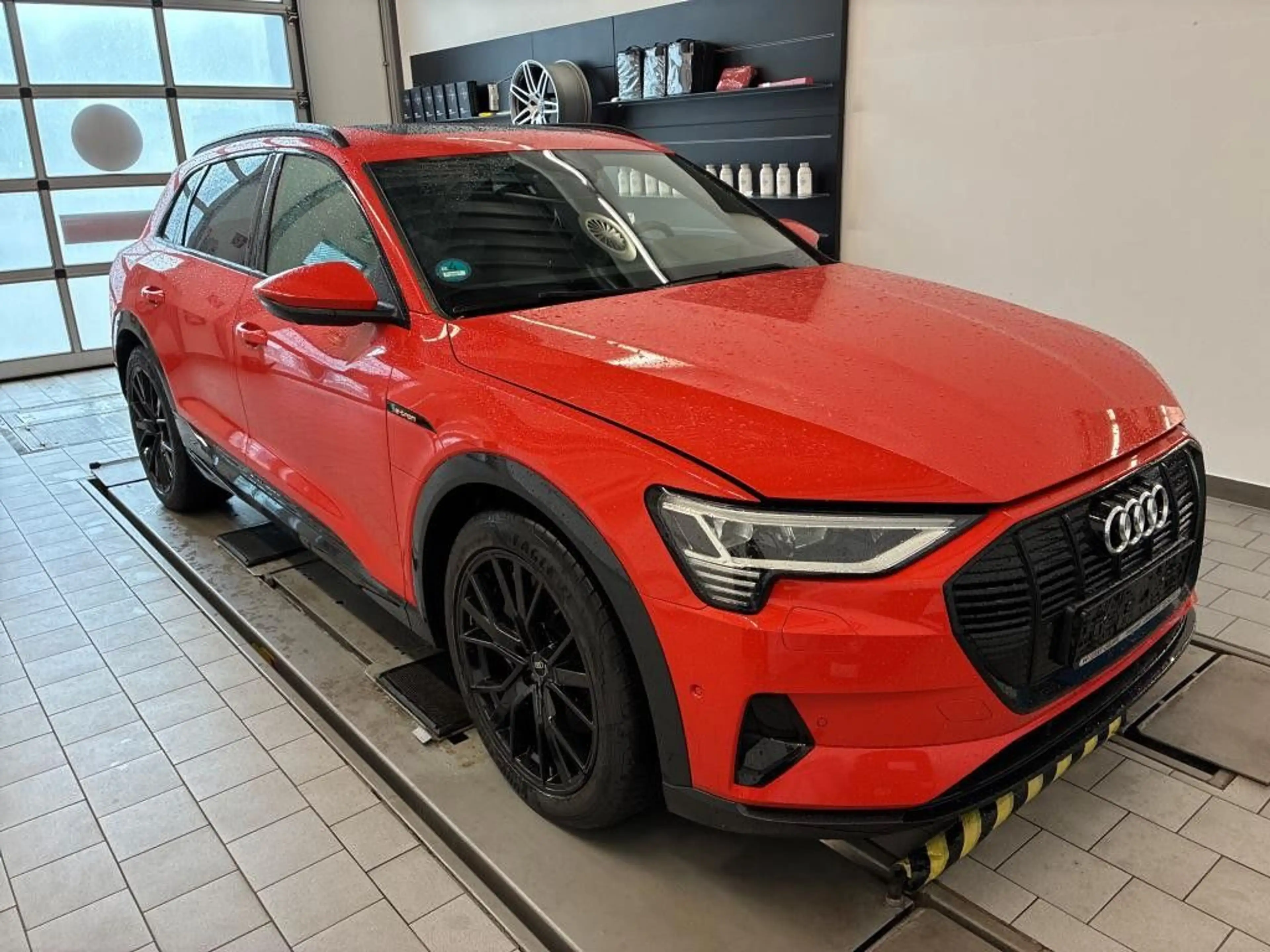 Audi e-tron 55 quattro advanced*PANO*AHK*MASSAGE* — photo 2
