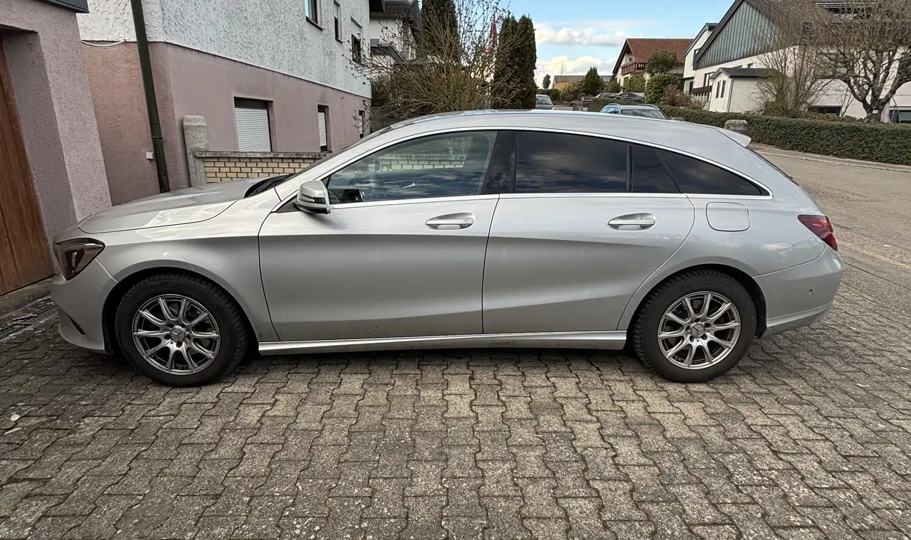 Mercedes-Benz CLA 200