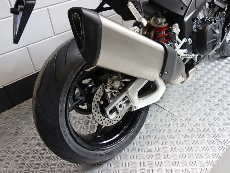 Aprilia Tuono - foto 8