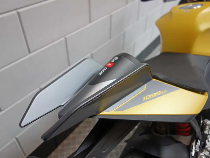 Aprilia Tuono - foto 4