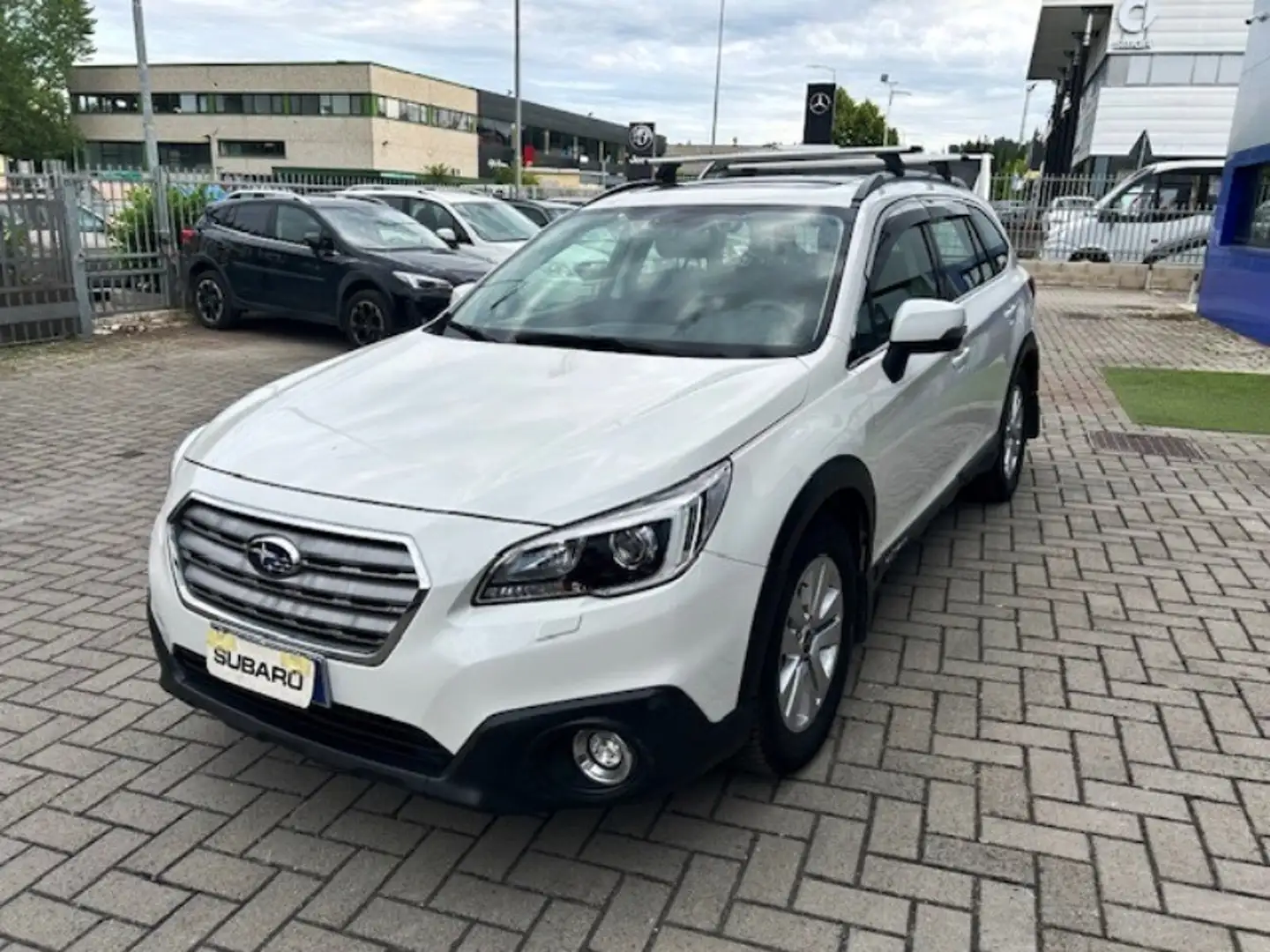 Subaru OUTBACK 2.0d Lineartronic Style Bílá - 1