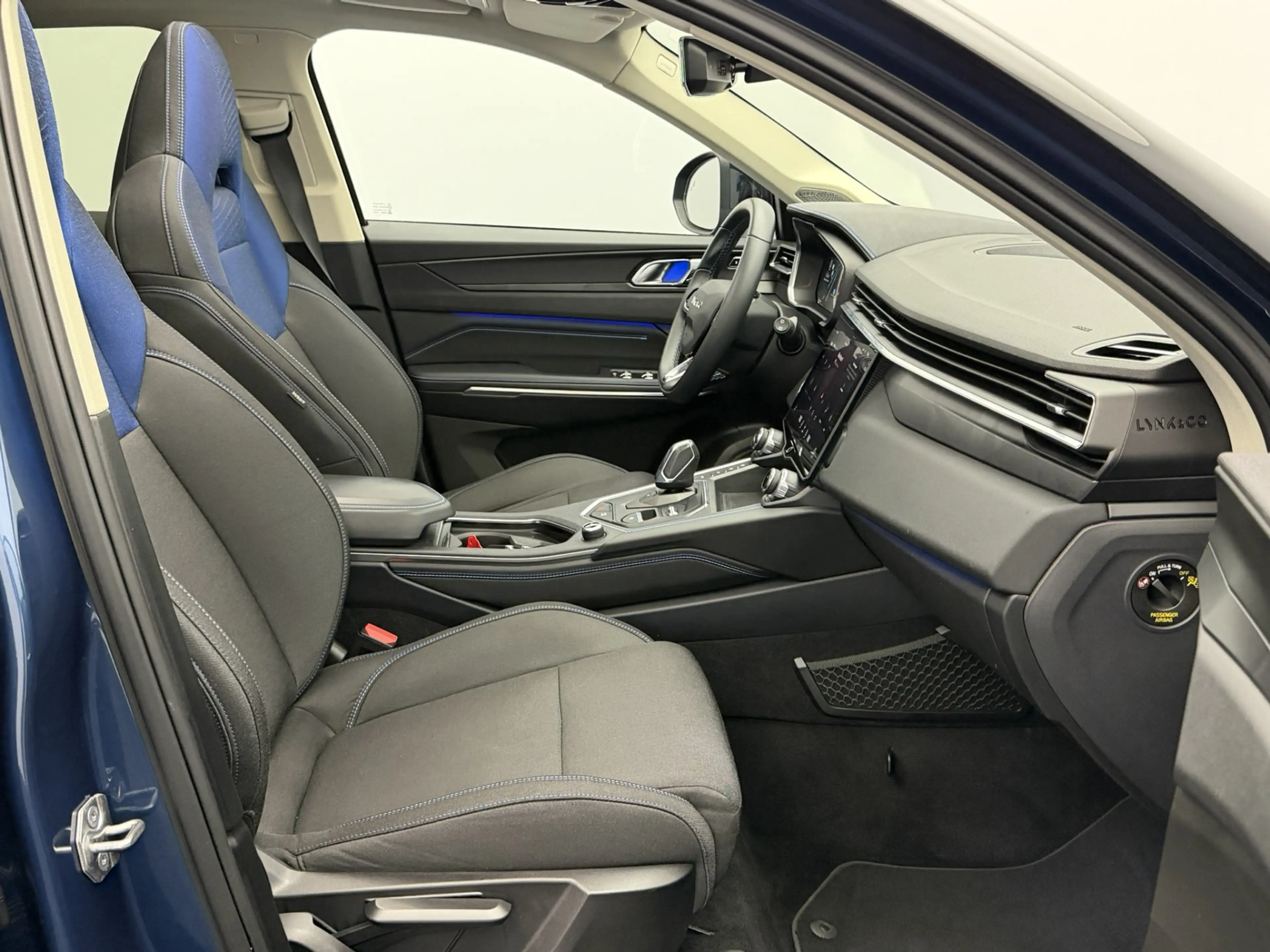Lynk & Co 01 1.5 Plug-in Hybrid 262PK | Trekhaak | Origineel NL — photo 21