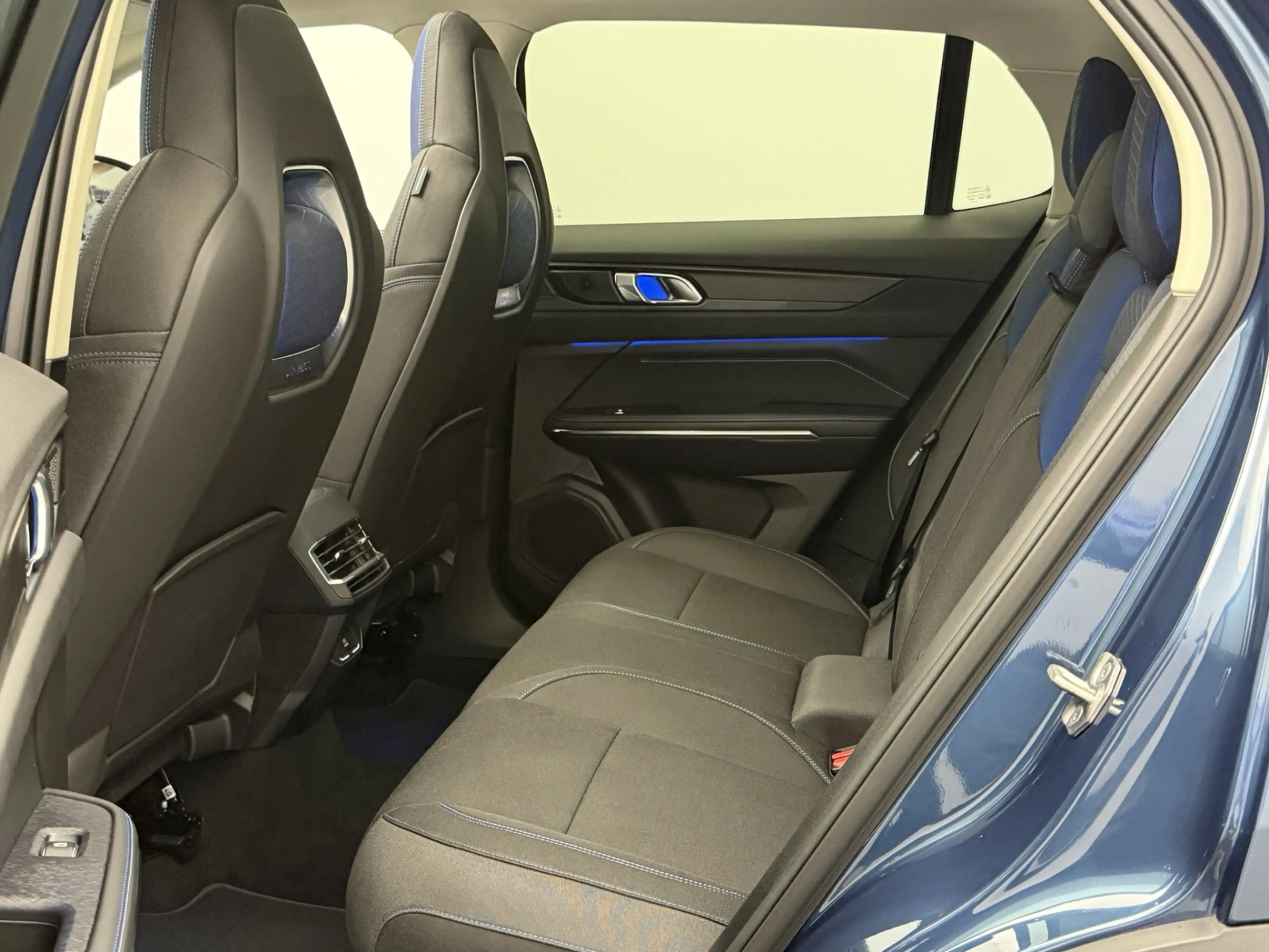 Lynk & Co 01 1.5 Plug-in Hybrid 262PK | Trekhaak | Origineel NL — photo 26
