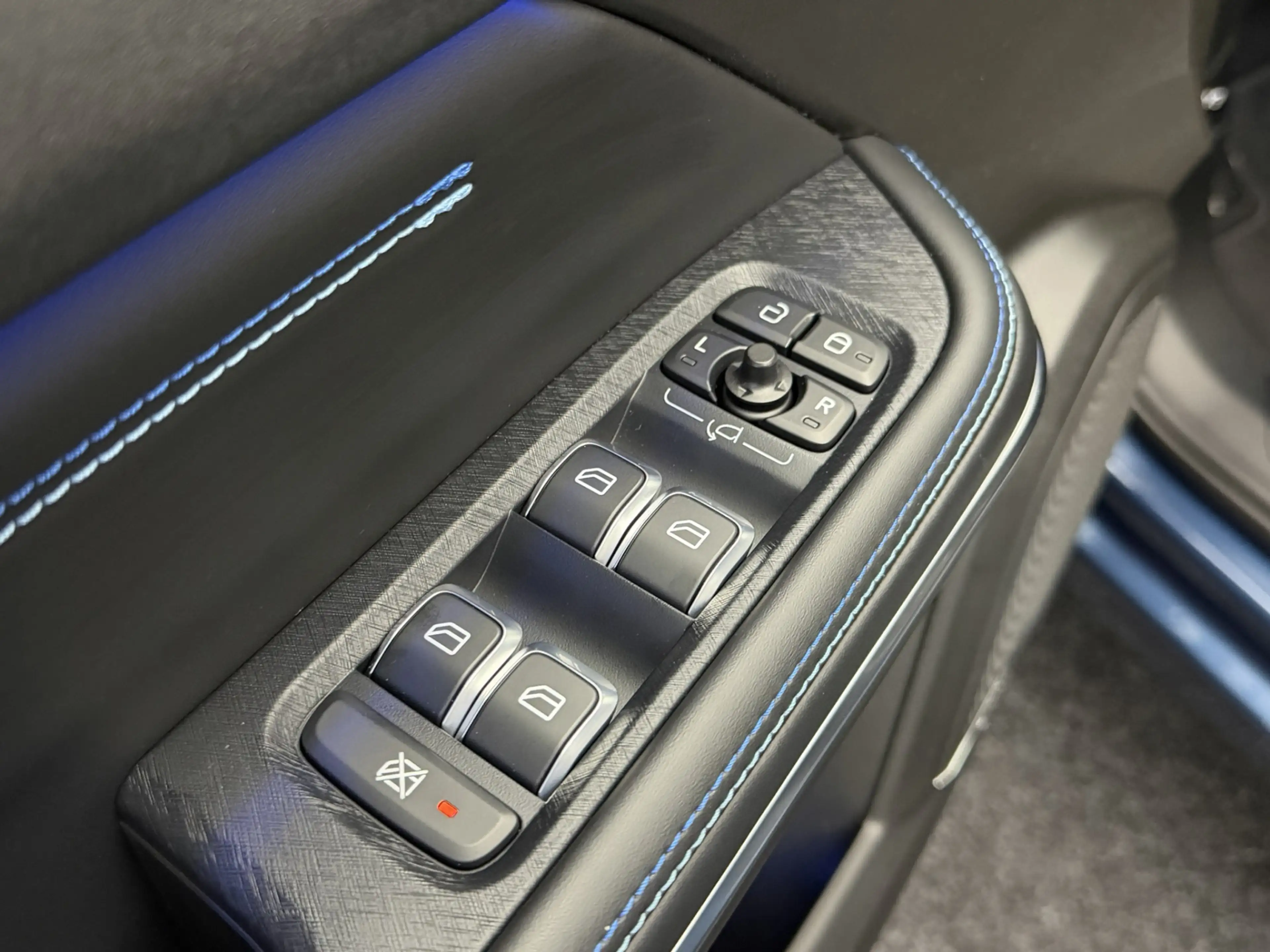 Lynk & Co 01 1.5 Plug-in Hybrid 262PK | Trekhaak | Origineel NL — photo 28