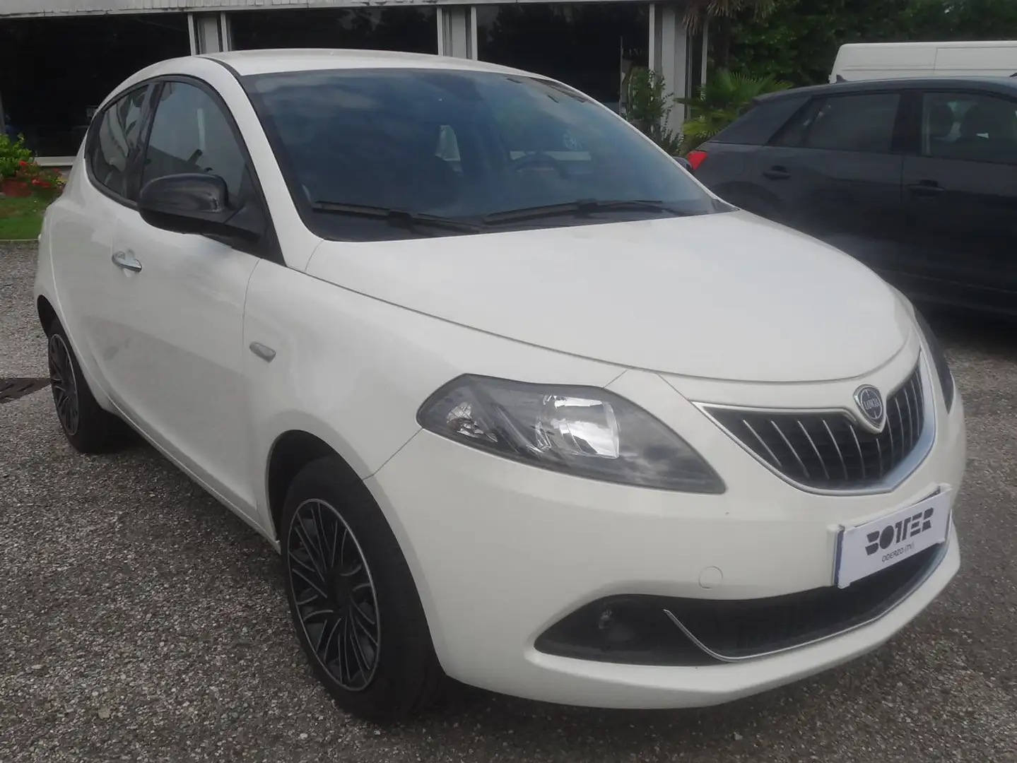 Lancia Ypsilon Ypsilon 1.0 firefly hybrid Gold s Bianco - 1