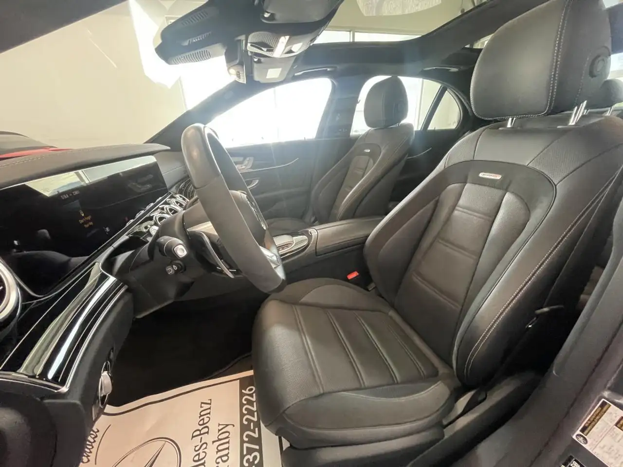 Mercedes-Benz E-Class снимка Mercedes-Benz E-Class
