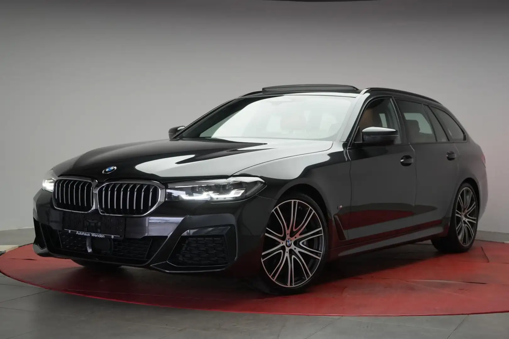 BMW 540 d xDrive Touring M Sport Navi/Leder/ACC/Kame Šedá - 2