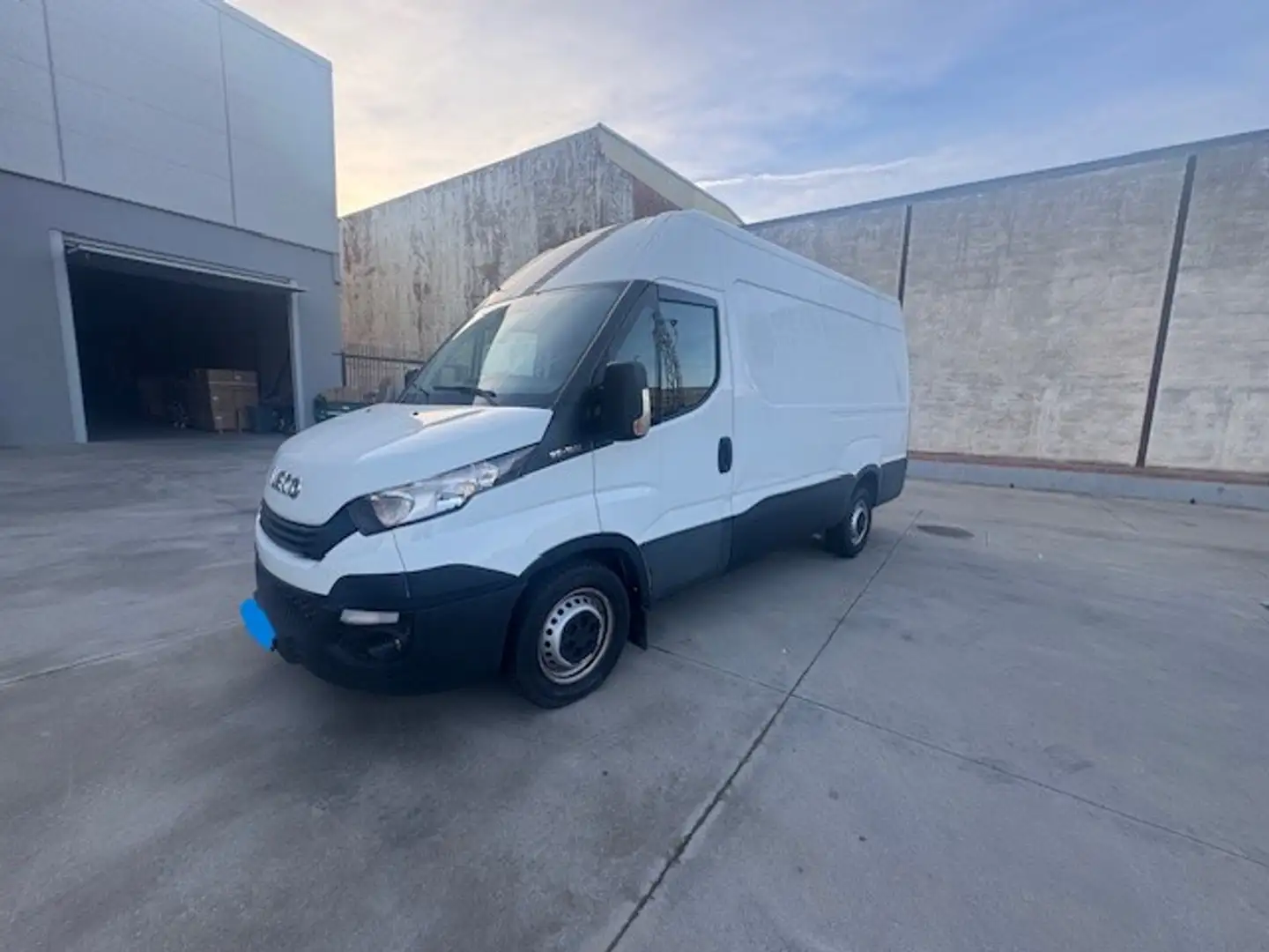 Iveco Daily Furgón 35S16 V 3520L H2 12.0 156 Blanco - 1