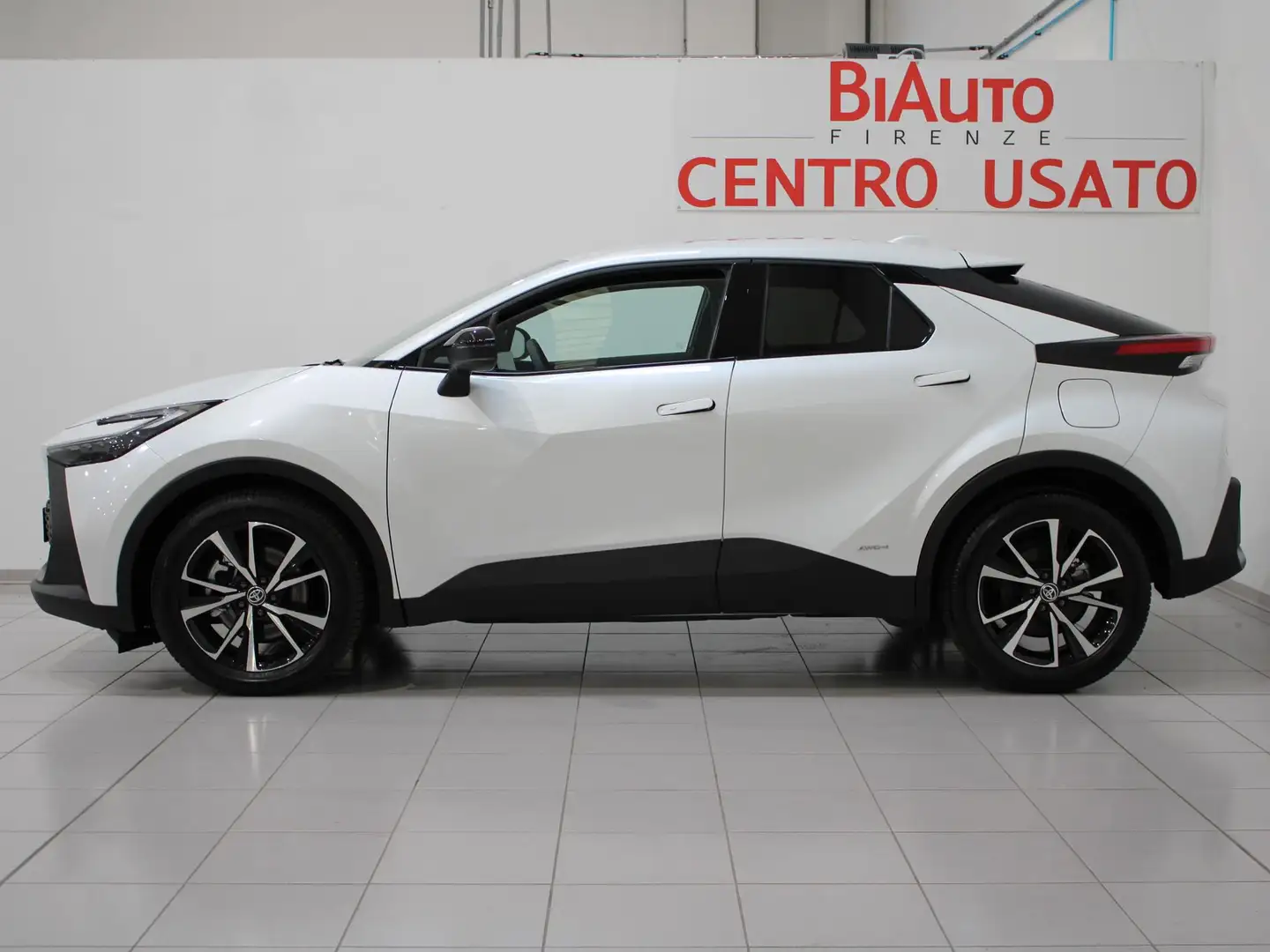 Toyota C-HR 2.0 HV AWD Trend Bianco - 2