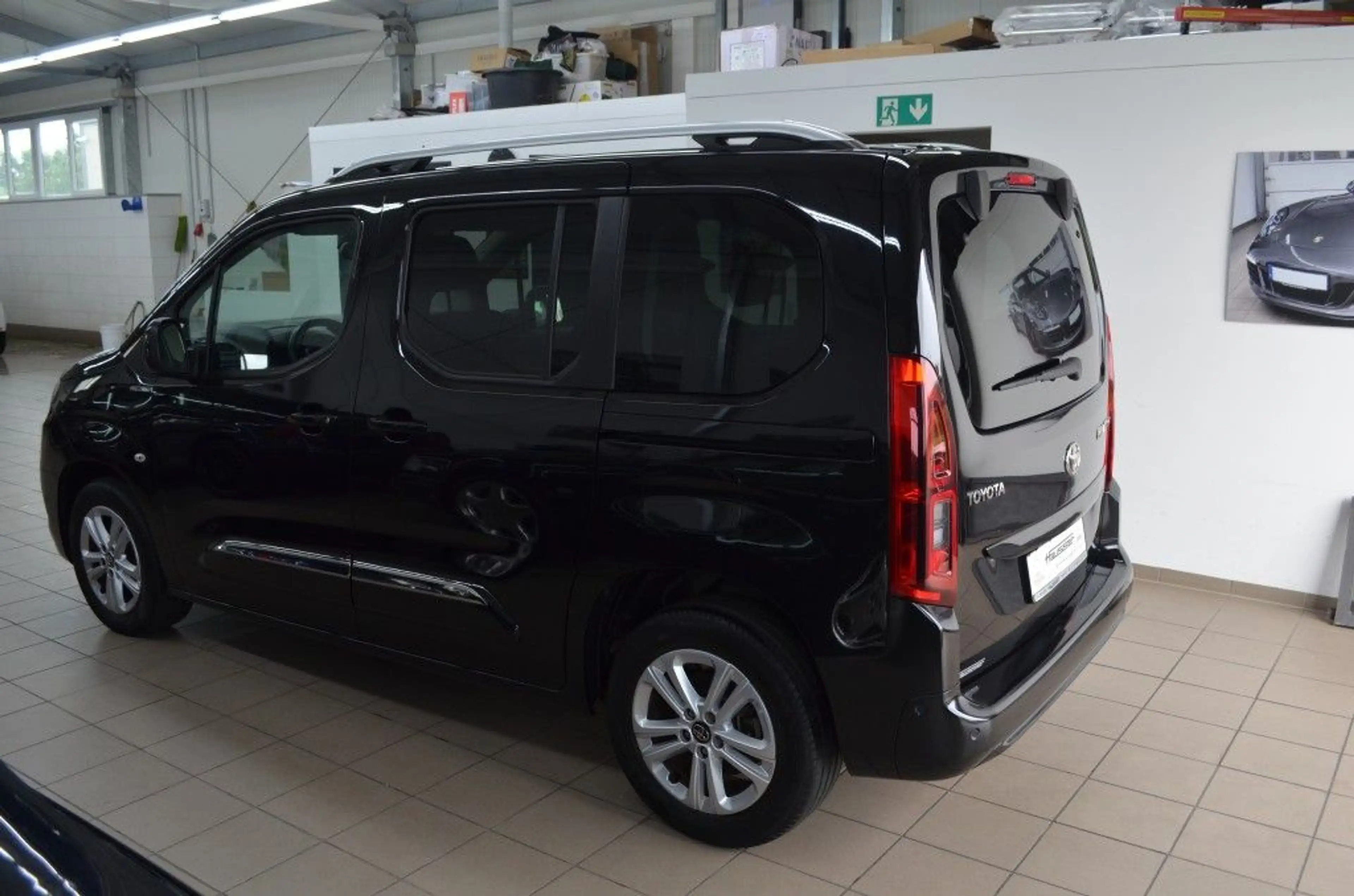 Toyota Proace City Verso 1.2 Turbo L1 Team Deutschland — photo 6