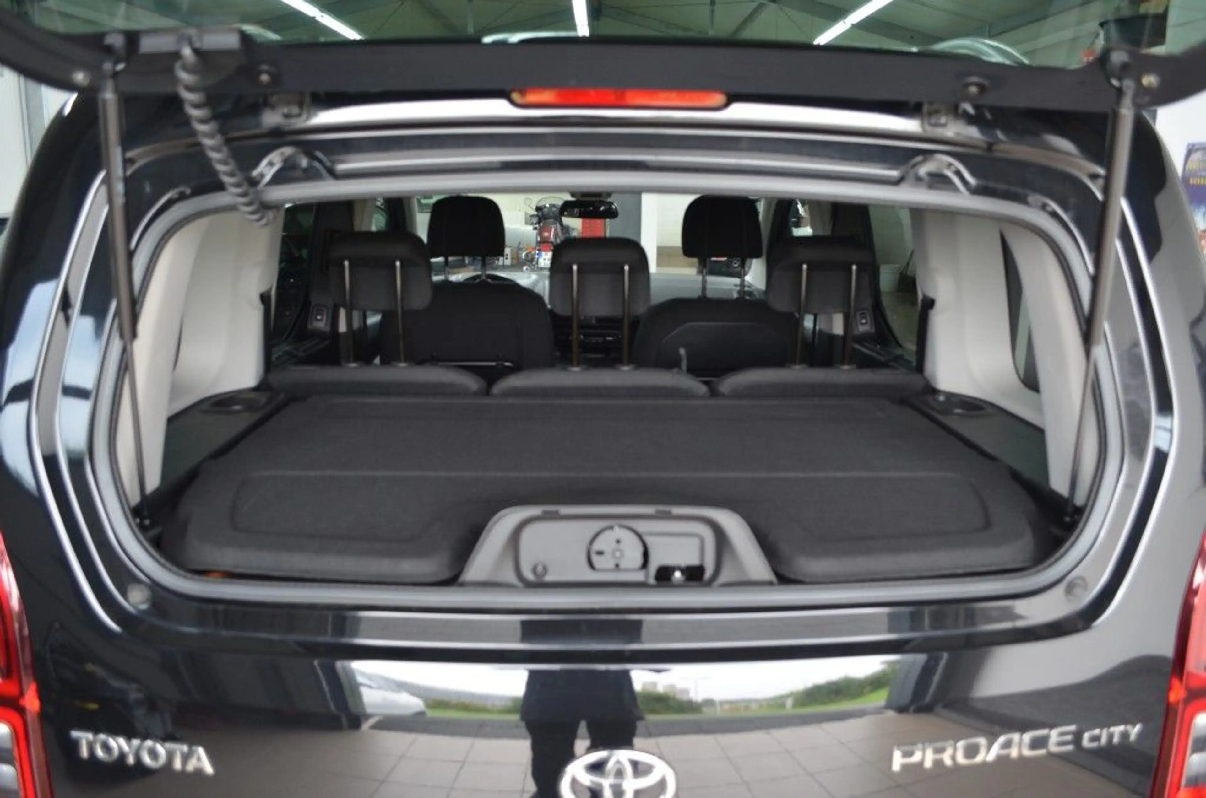 Toyota Proace City Verso 1.2 Turbo L1 Team Deutschland — photo 9