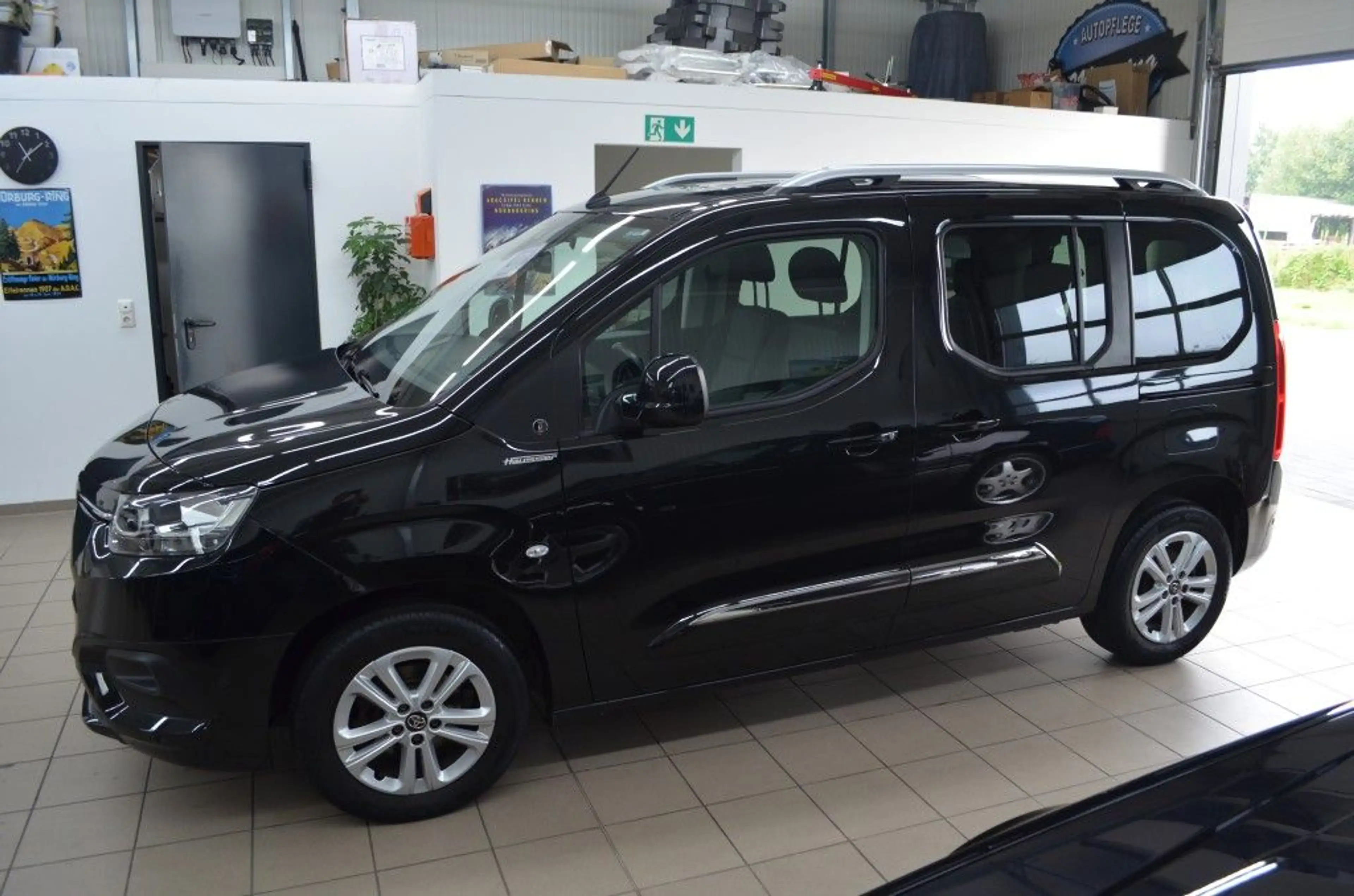 Toyota Proace City Verso 1.2 Turbo L1 Team Deutschland — photo 5