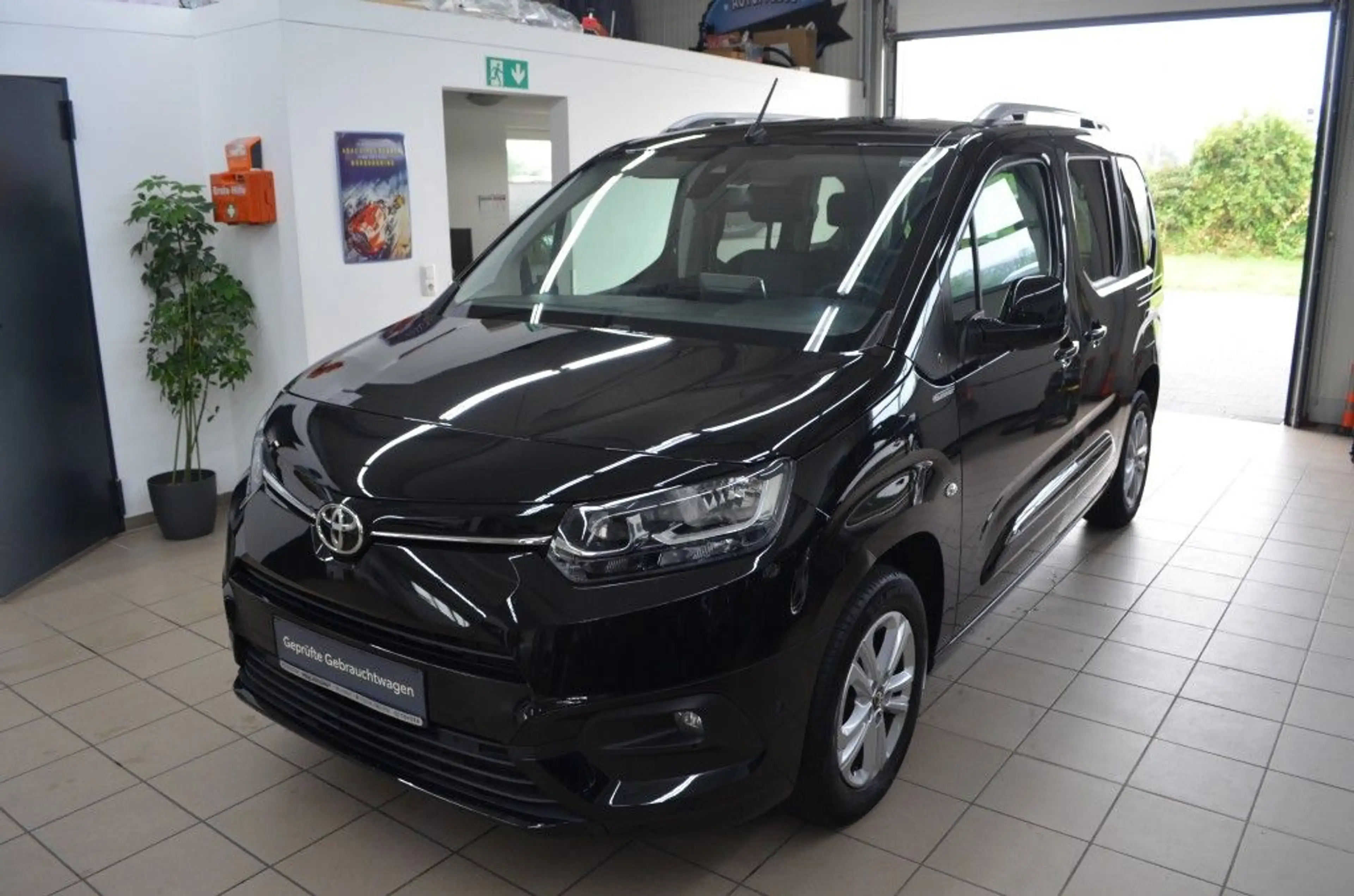 Toyota Proace City Verso 1.2 Turbo L1 Team Deutschland — photo 4