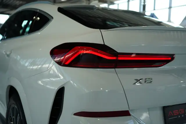 BMW X6 view 14