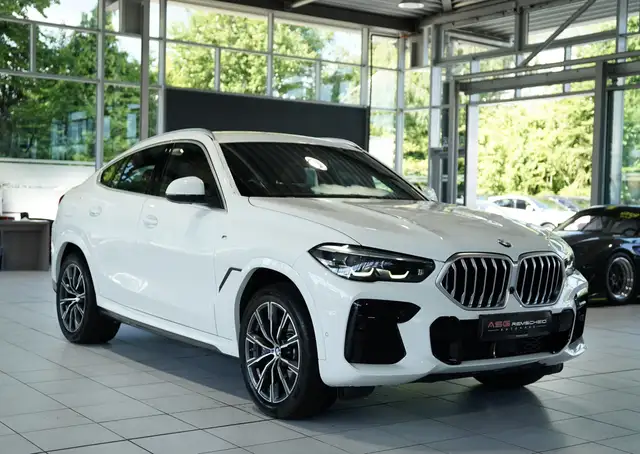 BMW X6 view 5
