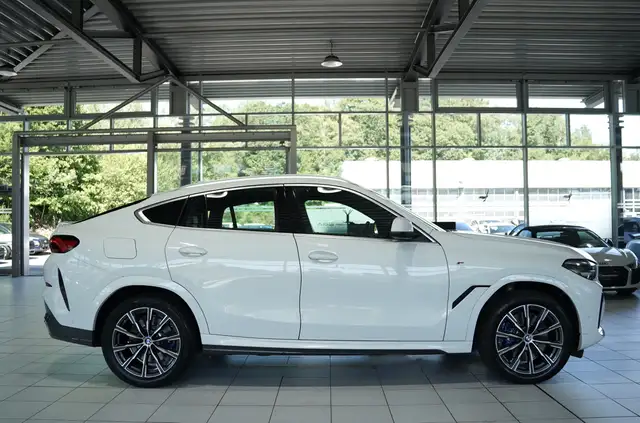 BMW X6 view 6