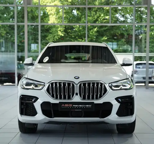 BMW X6 view 3