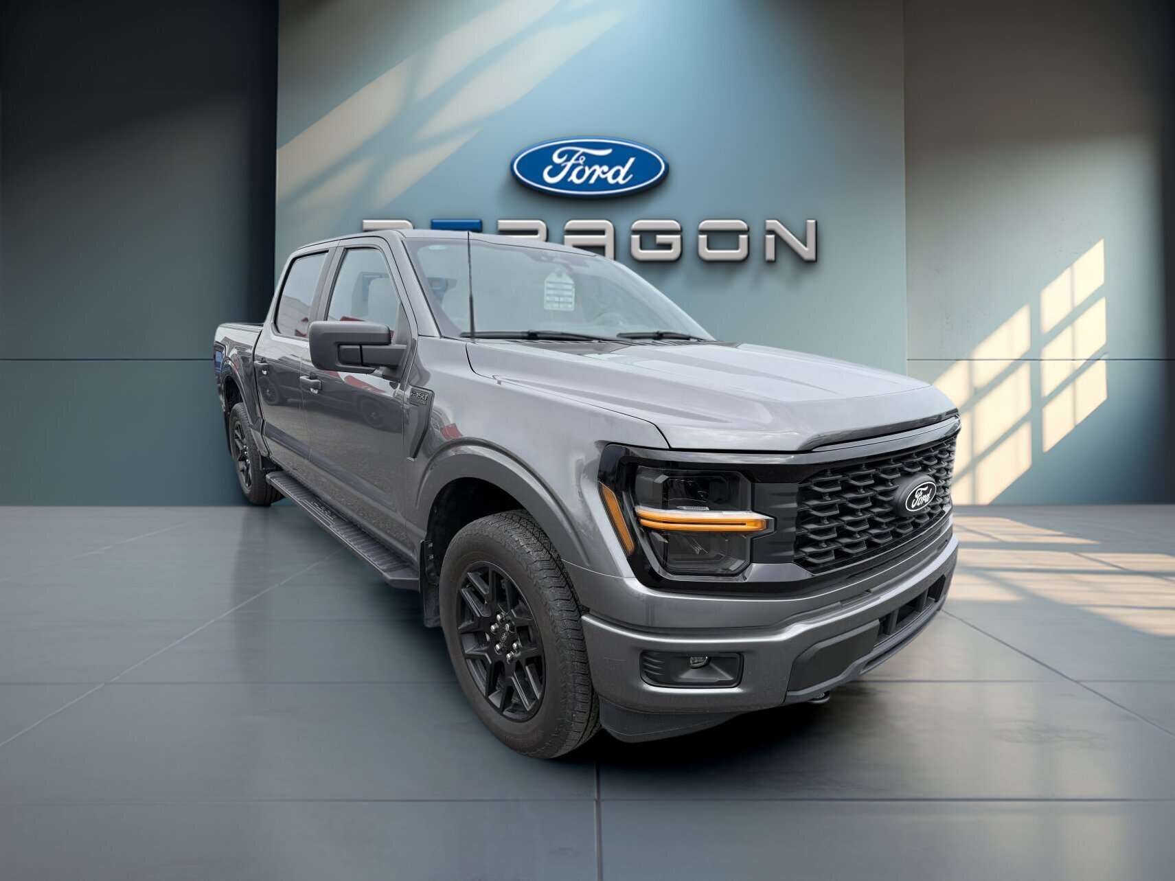 2024 Ford F-150 STX cabine SuperCrew 4RM caisse de 5,5 pi — снимка 1