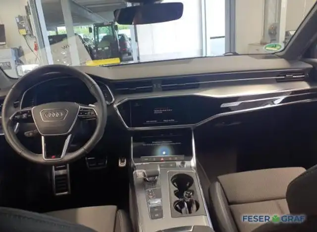 Audi A6 view 7