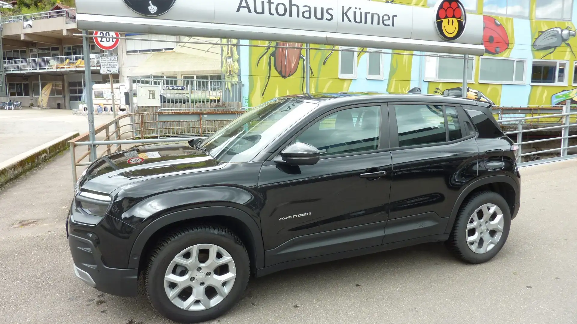 Jeep Avenger 1.2 GSE T3 Turbo-Benzin GDI Altitude Schwarz - 1