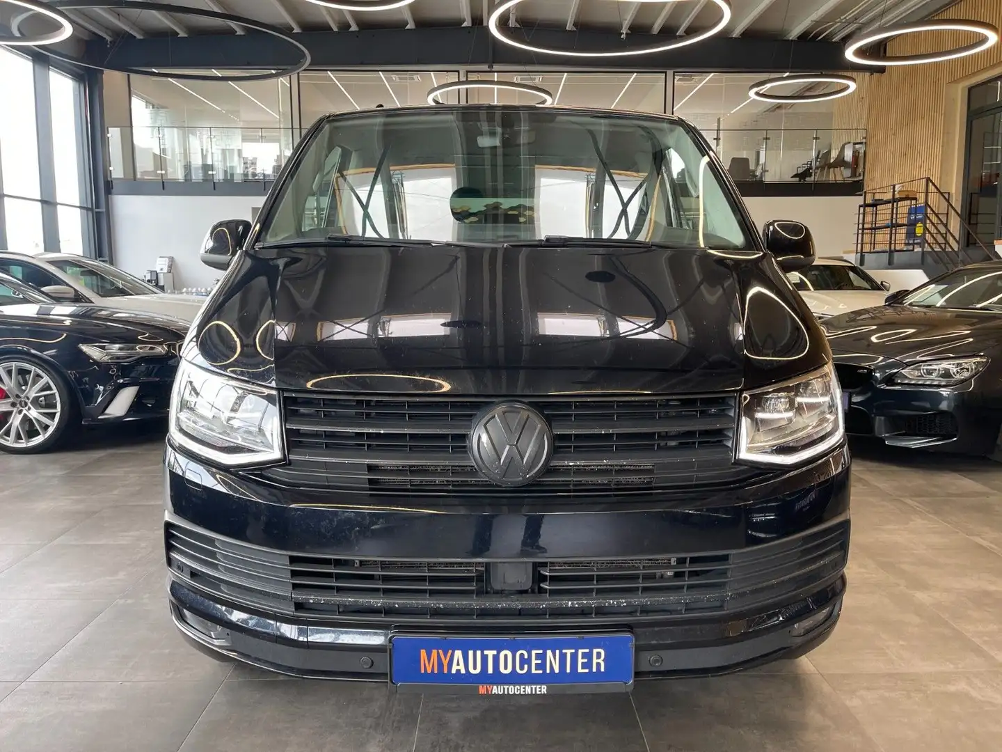 Volkswagen T6 Multivan Lang *ACC*AHK*NAVI*KAM*ELEKT.TÜREN* Negro - 2