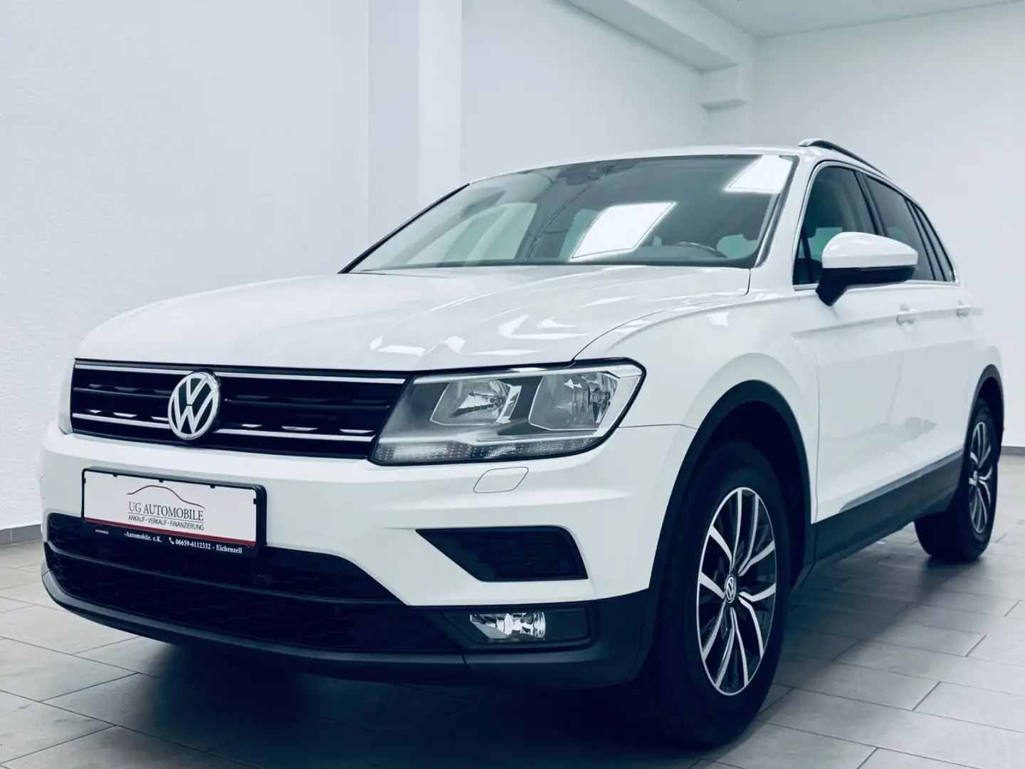 Volkswagen Tiguan Comfort  4Motion * 1.H * NAVI * 8xREIFEN Weiß - 1