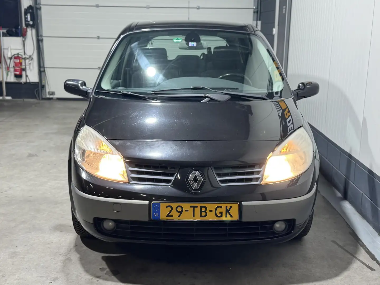 Renault Grand Scenic 2.0-16V Privilège Luxe 7 Persoons Airco Vol jaar A Schwarz - 2