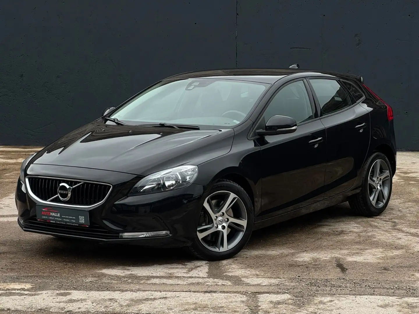 Volvo V40 1.5 112kw/152ps Autom. Kam Temp Navi Sensus Schwarz - 1