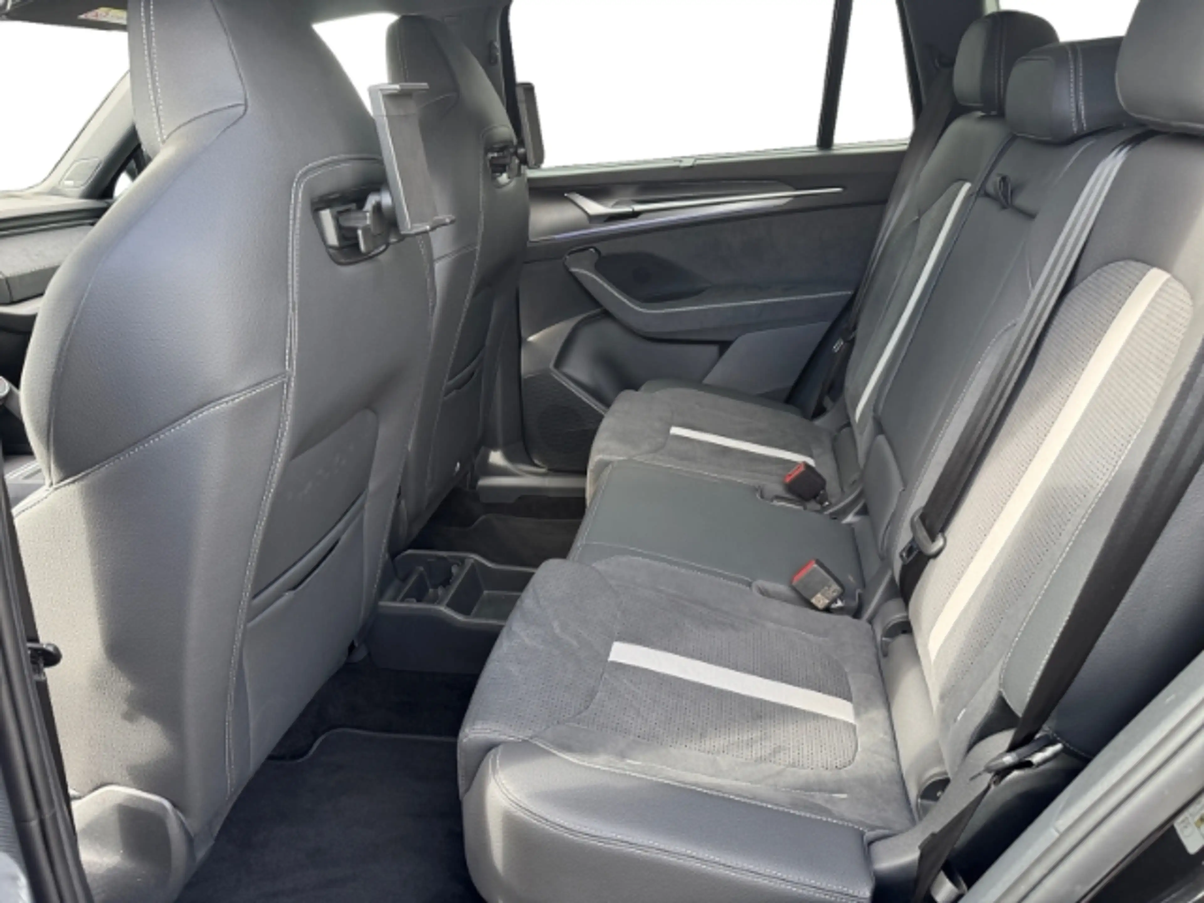 Skoda Kodiaq 2.0 TDI DSG 4x4 Sportline MATRIX NAVI HUD AHK AREA — photo 13