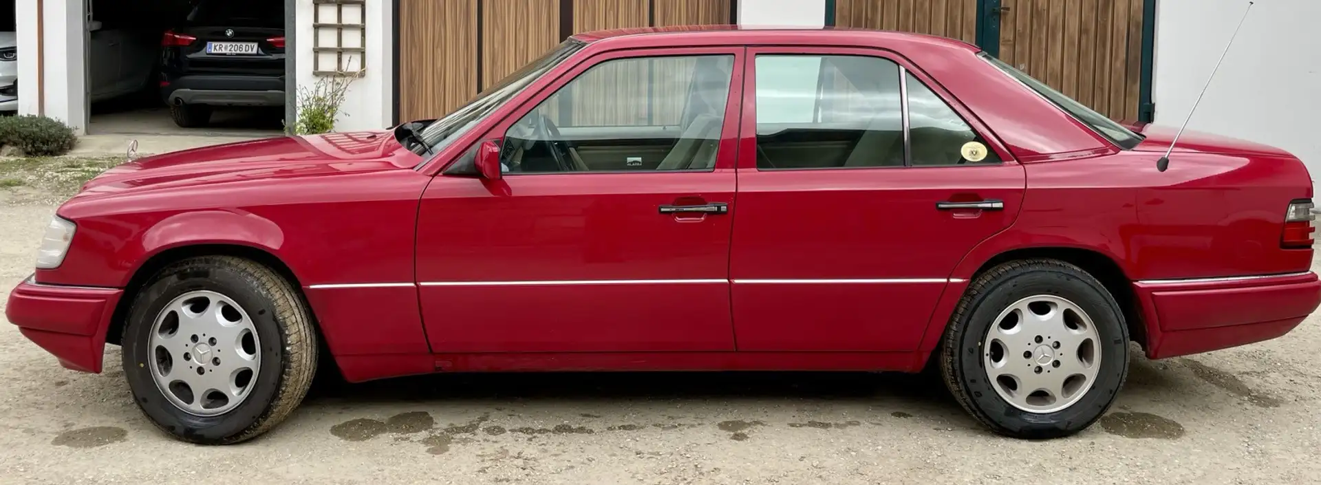 Mercedes-Benz E 200 - 2
