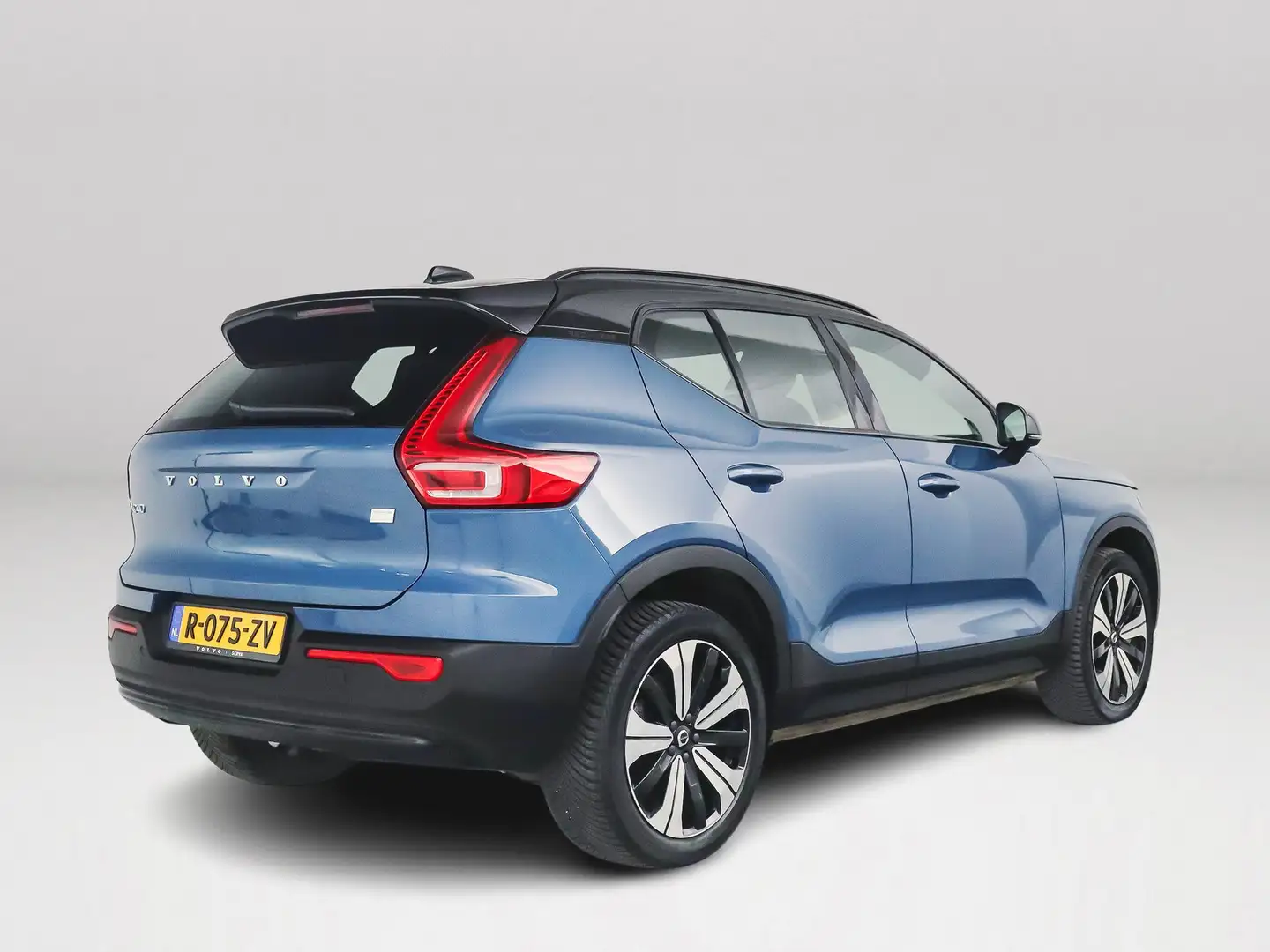 Volvo XC40 Recharge Plus 70 kWh | Stoel- en stuurverwarming | Blauw - 2
