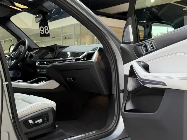 BMW X5 M view 22