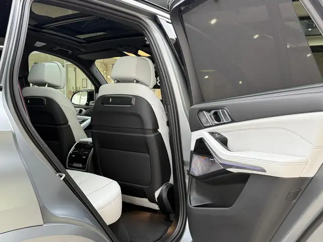 BMW X5 M view 24