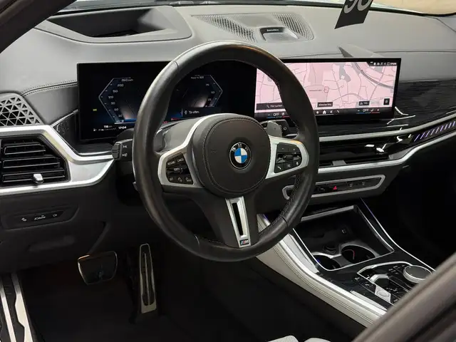 BMW X5 M view 16