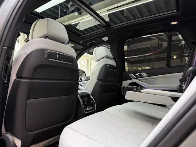 BMW X5 M view 28
