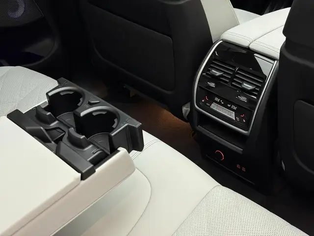 BMW X5 M view 26
