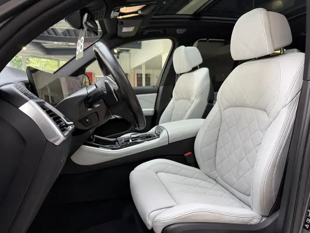 BMW X5 M view 15